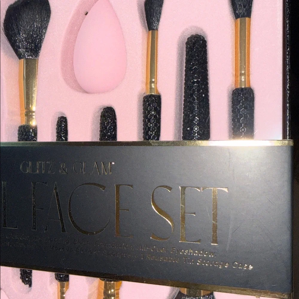 Glitz & Glam Full Face Makeup Brush Set - Cream and Silver